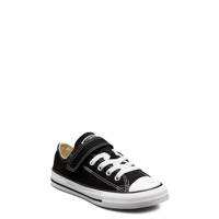 Youth Boys' Chuck Taylor All Star Sneaker BLACK/NATURAL/WHITE view