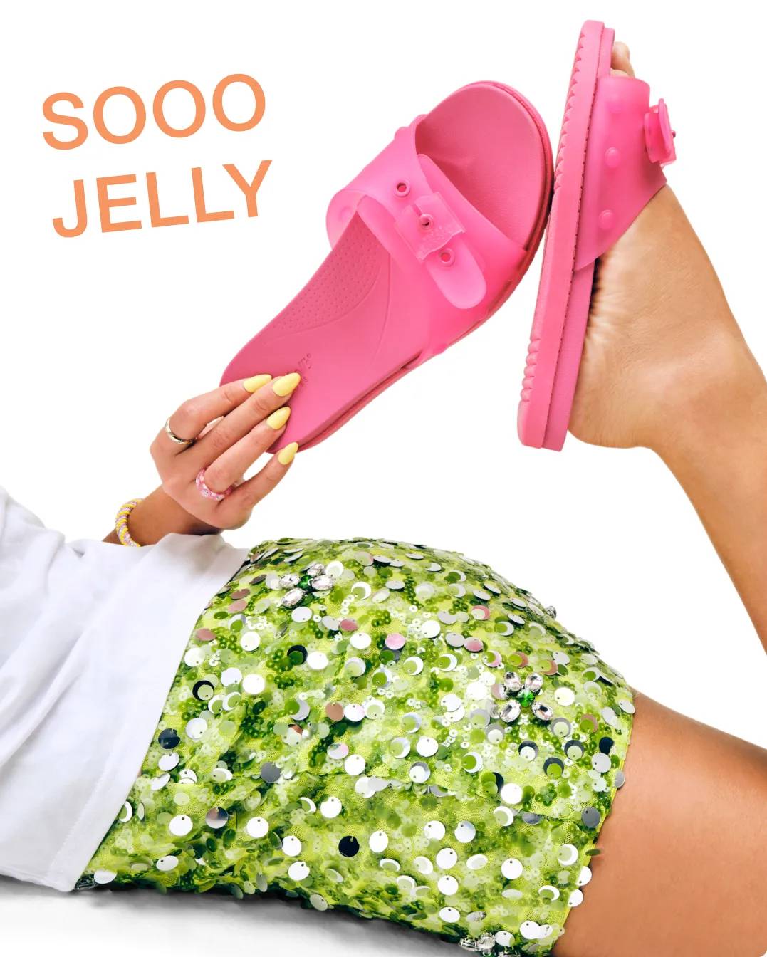 shop jelly sandals for summer || pink jelly sandals