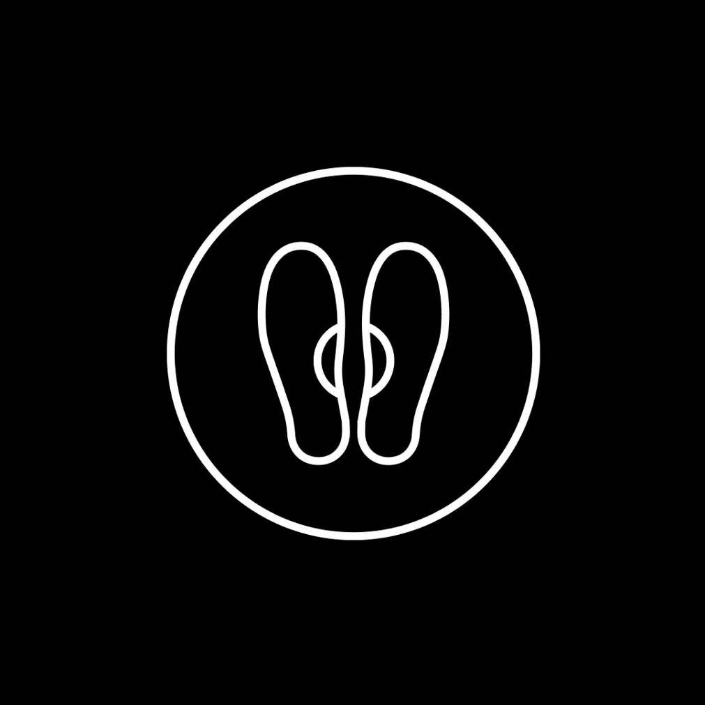 Featuring a black background speaking to Aetrex.