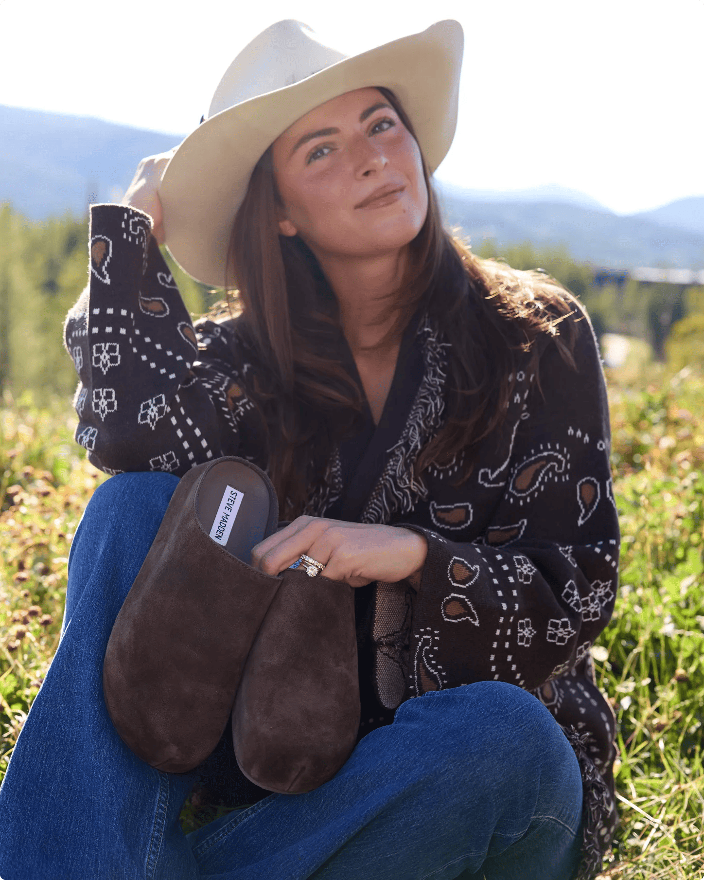 Featuring Francesca Mariano wearing a brown clog.