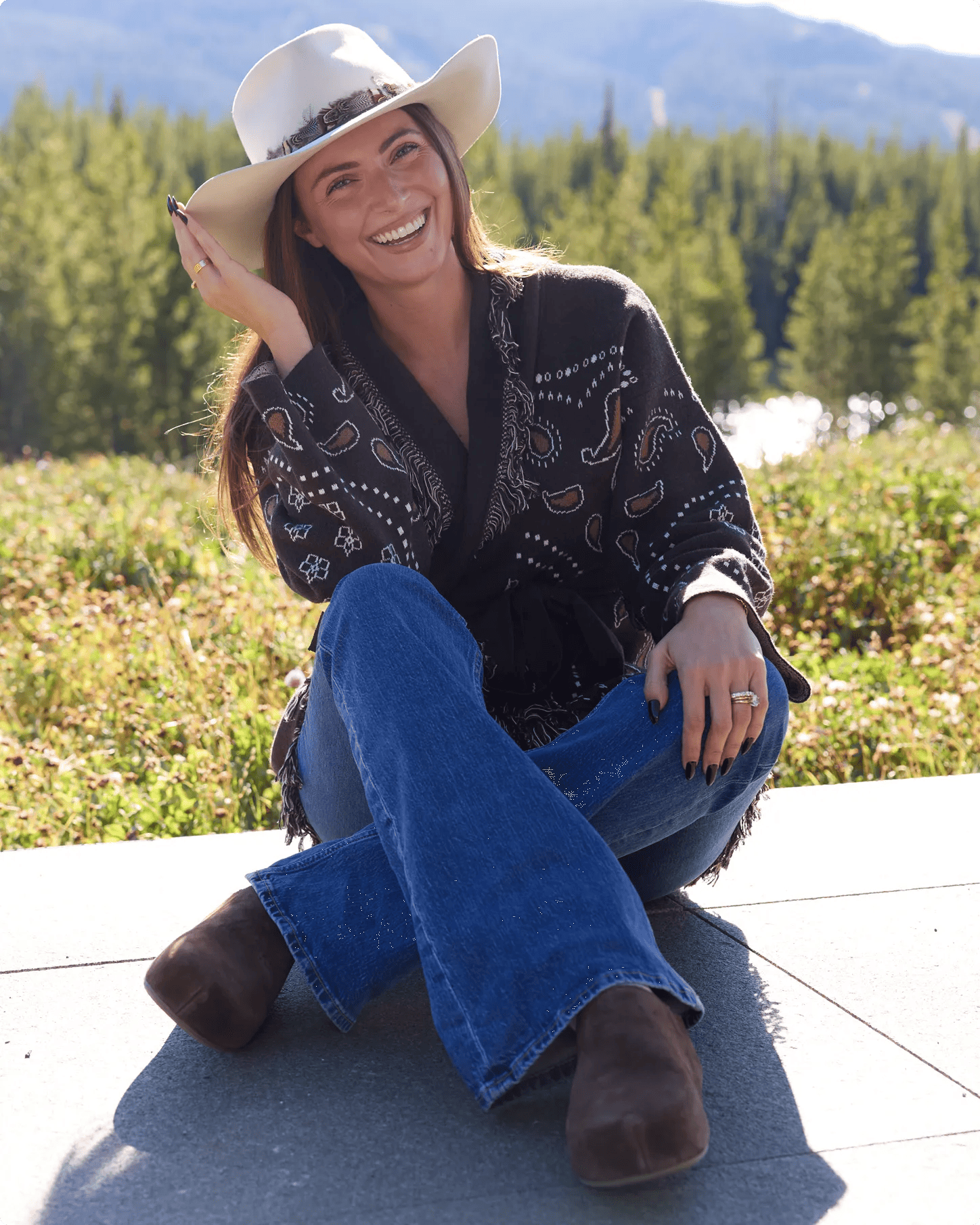 Featuring Francesca Mariano wearing a brown clog.