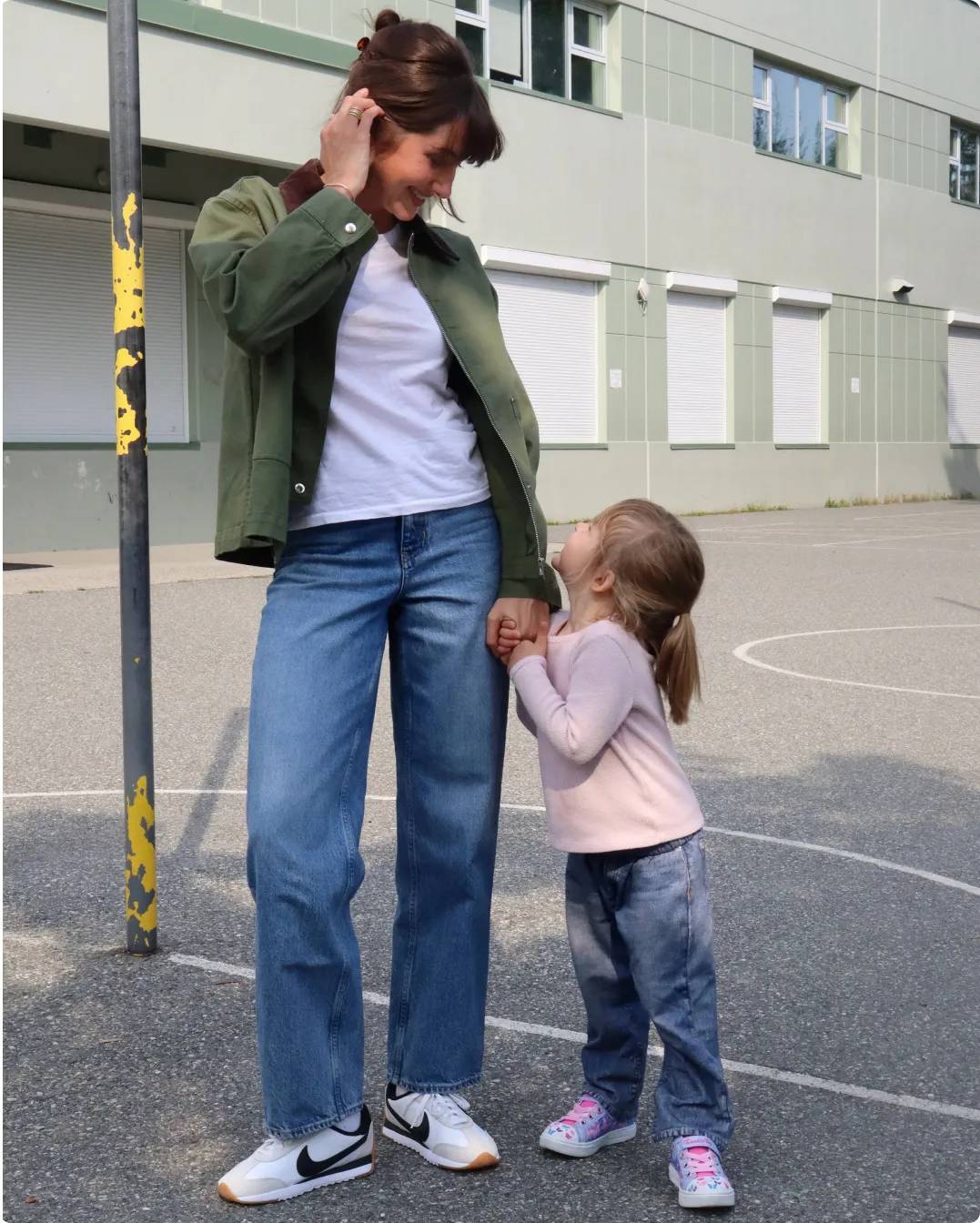 Influencer Amber Scott and her daughter