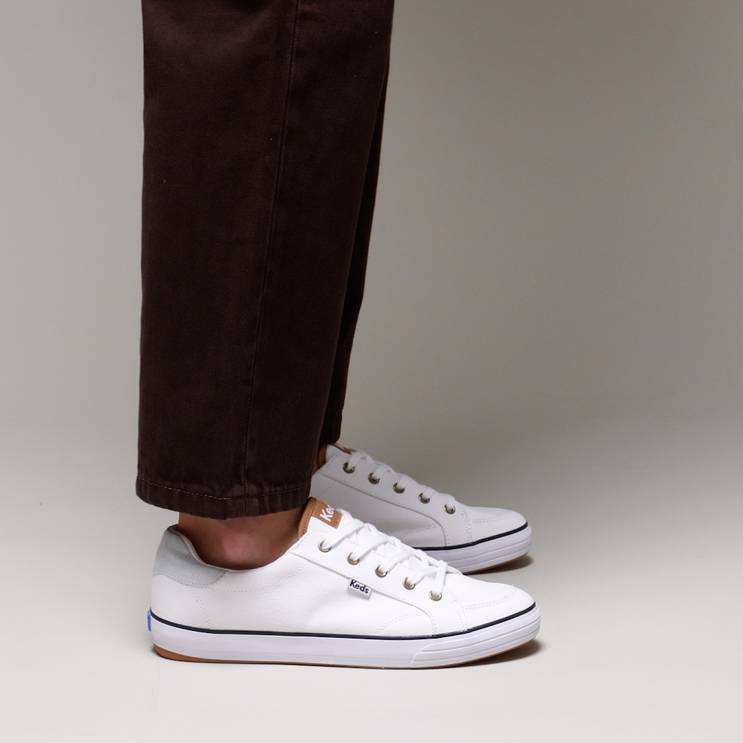 Center III Canvas Lace-Up