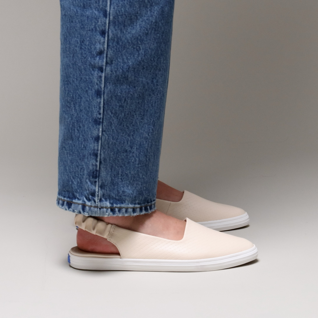 Point Slingback Basketweave Emboss Leather