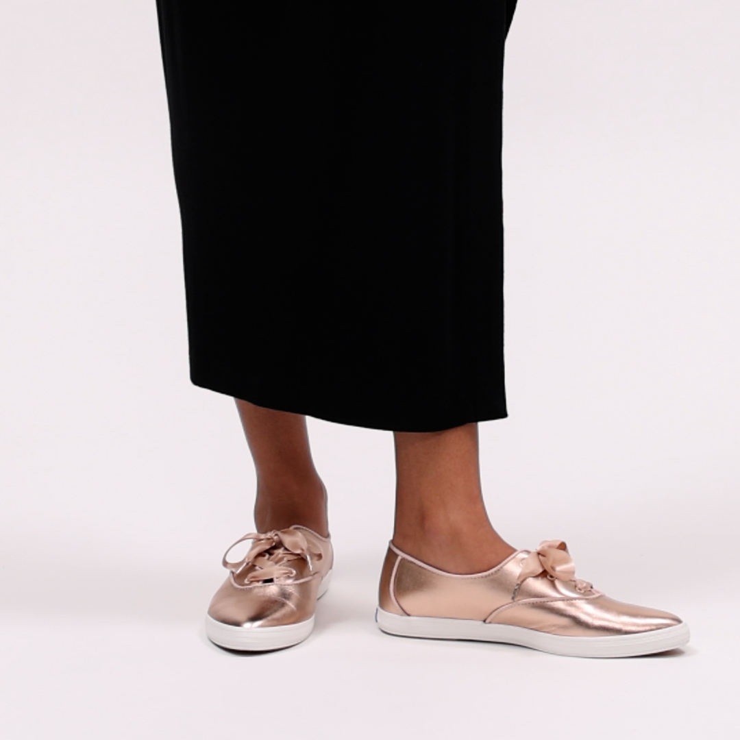 Champion Point Low Wave Metallic Leather Ballet Lace-Up