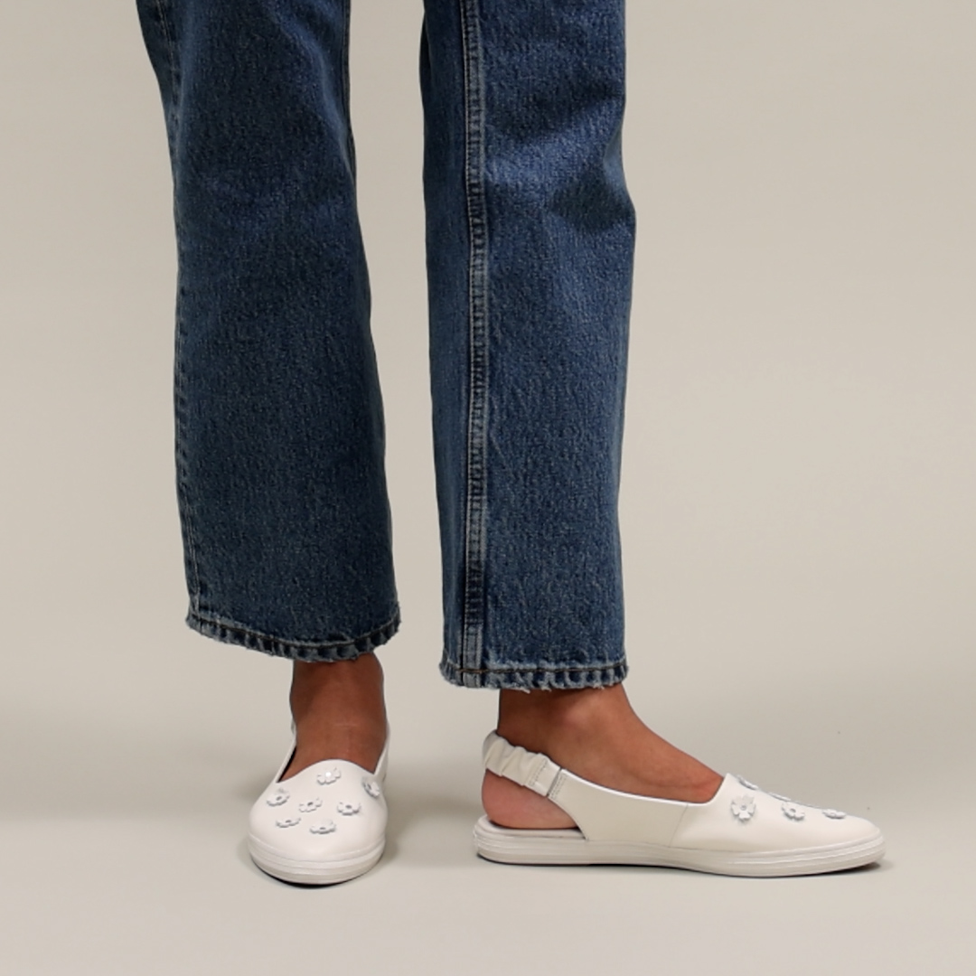 Point Slingback Leather Flowers